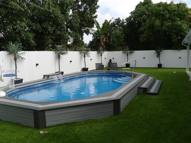 4911 NW 13th St, Lauderhill FL 33313