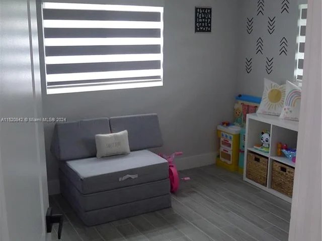 4911 NW 13th St, Lauderhill FL 33313