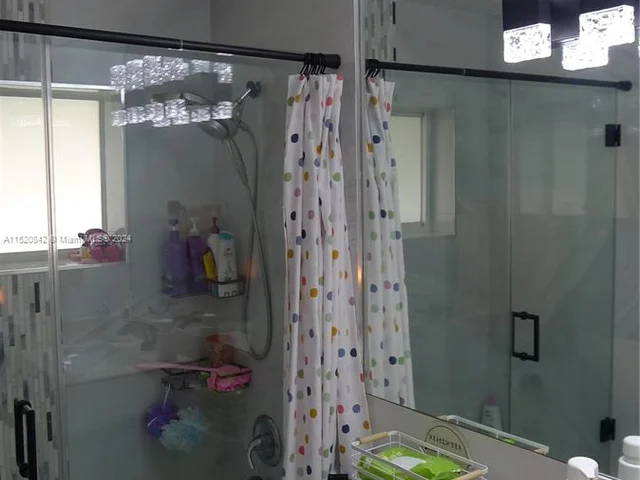 4911 NW 13th St, Lauderhill FL 33313