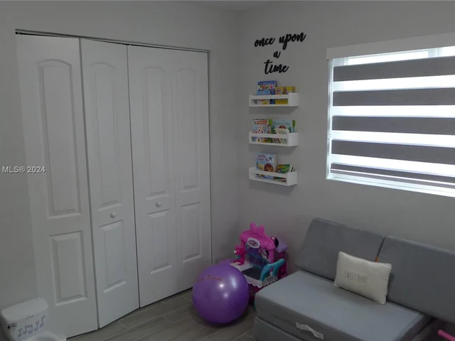 4911 NW 13th St, Lauderhill FL 33313