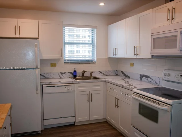 5555 Collins Ave # 7B, Miami Beach FL 33140