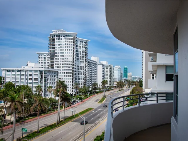 5555 Collins Ave # 7B, Miami Beach FL 33140