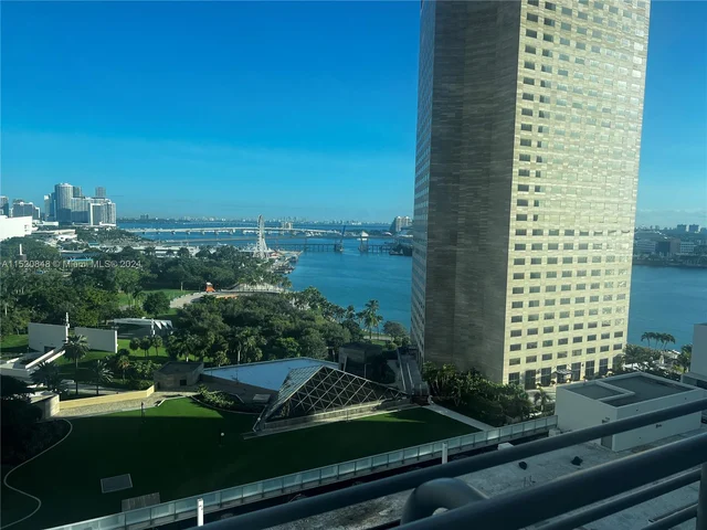 325 S Biscayne Blvd # 1818, Miami FL 33131