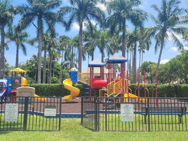 9921 NW 31st St # 0, Doral FL 33172