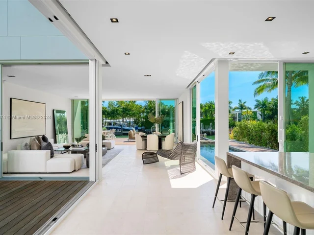 1011 W 48th St - Ritz Carlton Residences, Miami Beach FL 33140