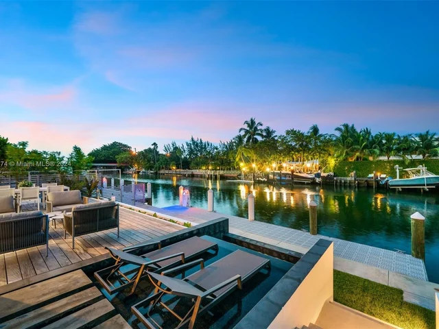 1011 W 48th St - Ritz Carlton Residences, Miami Beach FL 33140