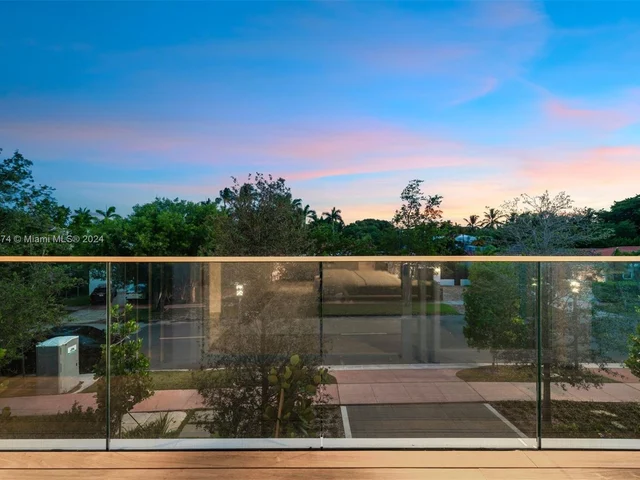 1011 W 48th St - Ritz Carlton Residences, Miami Beach FL 33140