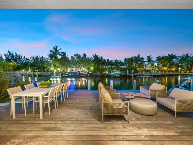 1011 W 48th St - Ritz Carlton Residences, Miami Beach FL 33140