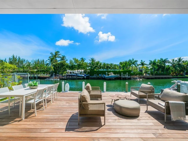 1011 W 48th St - Ritz Carlton Residences, Miami Beach FL 33140