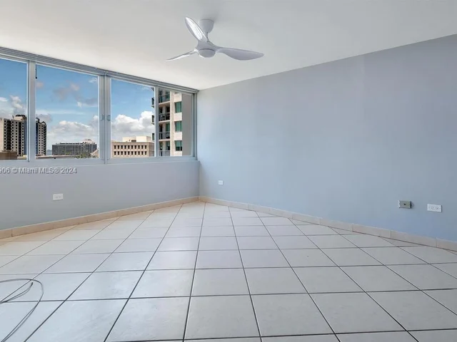 7135 Collins Ave # 615, Miami Beach FL 33141