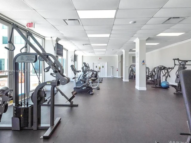 7135 Collins Ave # 615, Miami Beach FL 33141