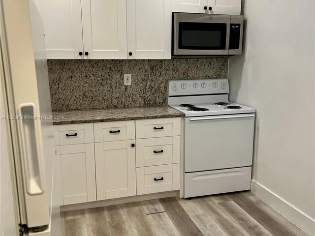 7920 Camino Real # M311, Miami FL 33143