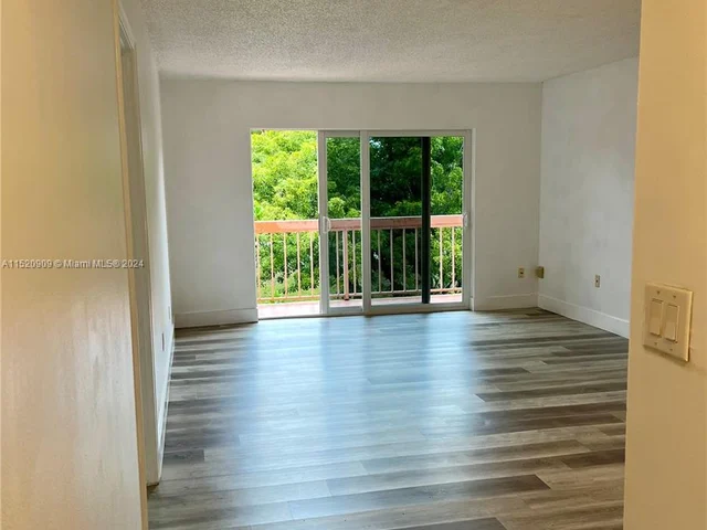 7920 Camino Real # M311, Miami FL 33143