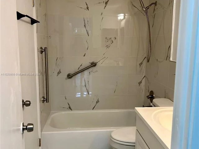 7920 Camino Real # M311, Miami FL 33143