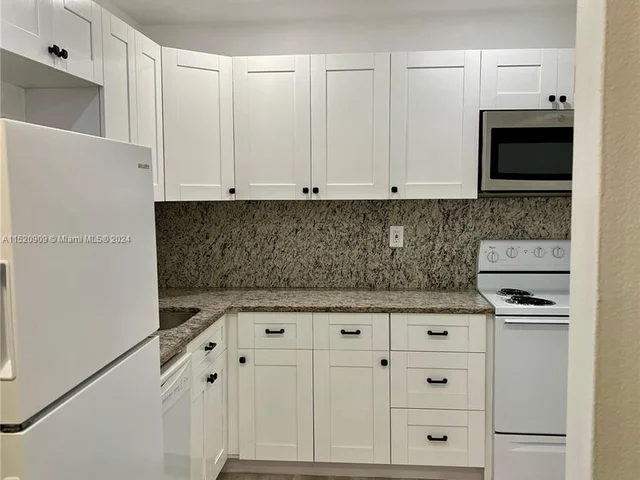 7920 Camino Real # M311, Miami FL 33143