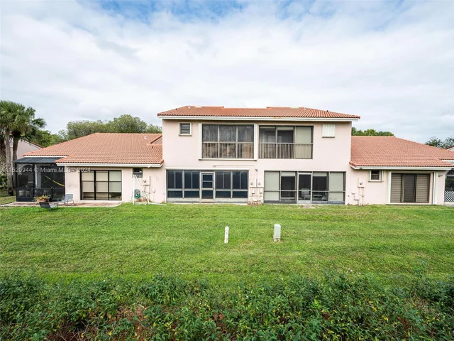 16666 Greens Edge Cir # 62, Weston FL 33326