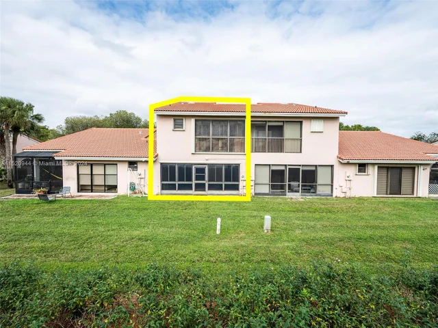 16666 Greens Edge Cir # 62, Weston FL 33326