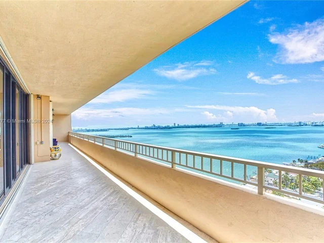 11113 Biscayne Blvd, Miami FL 33181