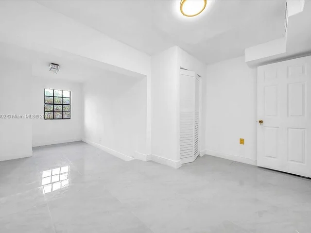 2130 NW 124th St, Miami FL 33167