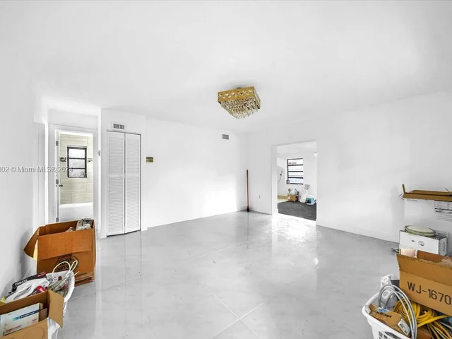 2130 NW 124th St, Miami FL 33167