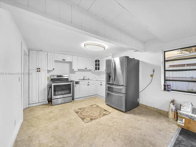 2130 NW 124th St, Miami FL 33167