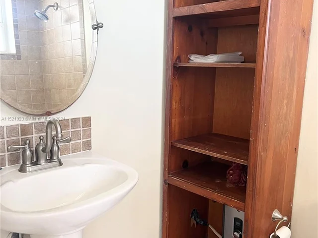 7904 West Dr # 914, North Bay Village FL 33141