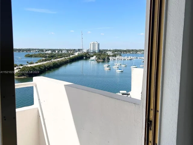 7904 West Dr # 914, North Bay Village FL 33141