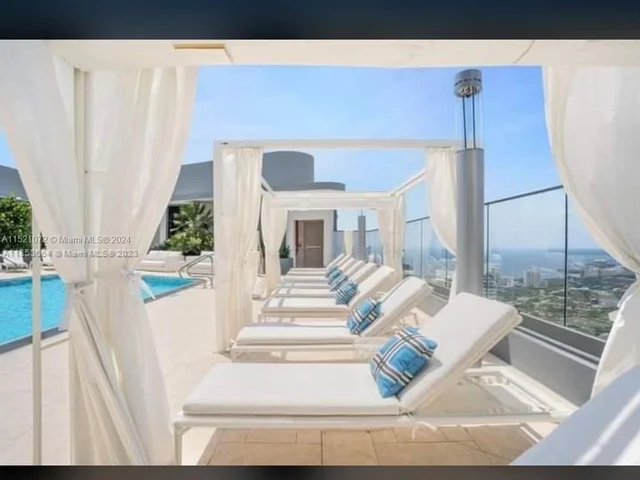 1000 Brickell plaza # 2904, Miami FL 33131