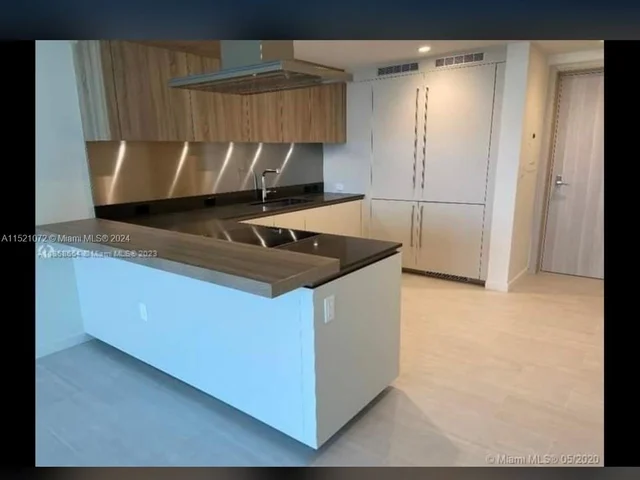 1000 Brickell plaza # 2904, Miami FL 33131