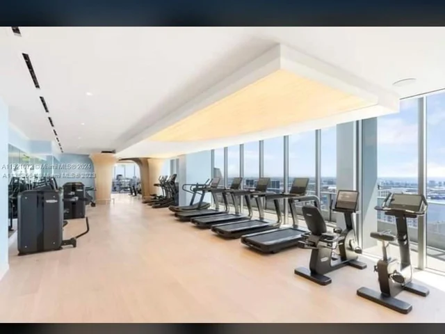 1000 Brickell plaza # 2904, Miami FL 33131