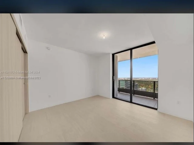 1000 Brickell plaza # 2904, Miami FL 33131