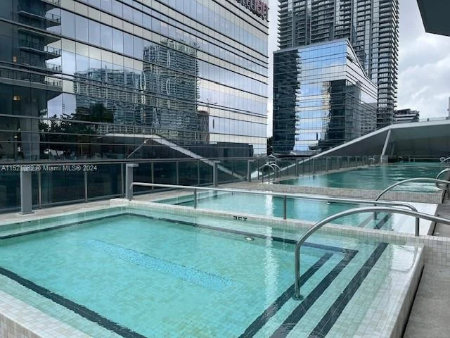 68 SE 6th St # 1004, Miami FL 33131