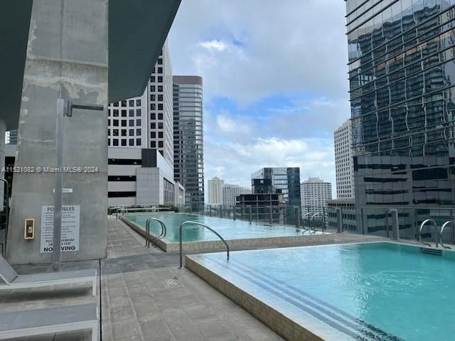 68 SE 6th St # 1004, Miami FL 33131