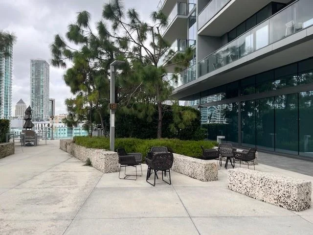 68 SE 6th St # 1004, Miami FL 33131