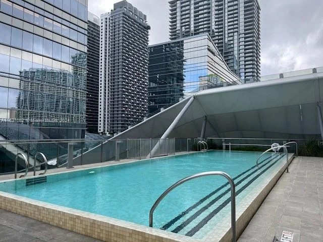 68 SE 6th St # 1004, Miami FL 33131