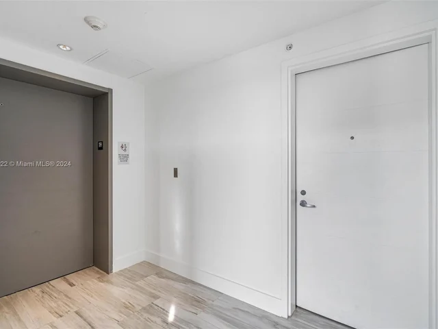 16385 Biscayne Blvd # 1118, North Miami Beach FL 33160