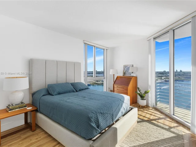 335 S Biscayne Blvd # 3512, Miami FL 33131