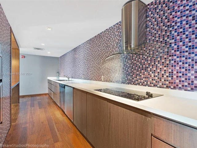 335 S Biscayne Blvd # 3512, Miami FL 33131