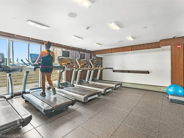 335 S Biscayne Blvd # 3512, Miami FL 33131