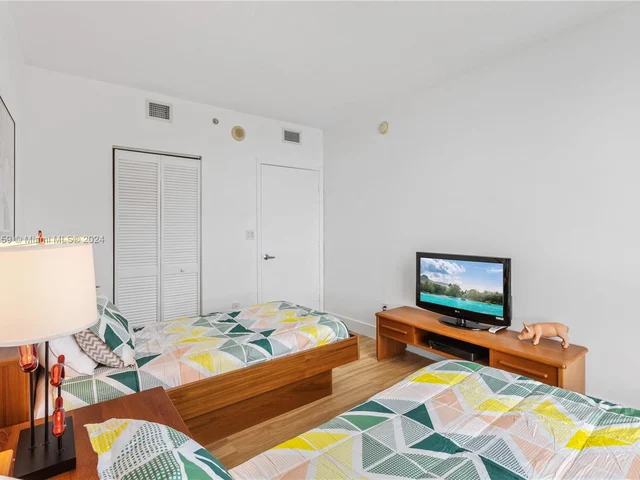 335 S Biscayne Blvd # 3512, Miami FL 33131