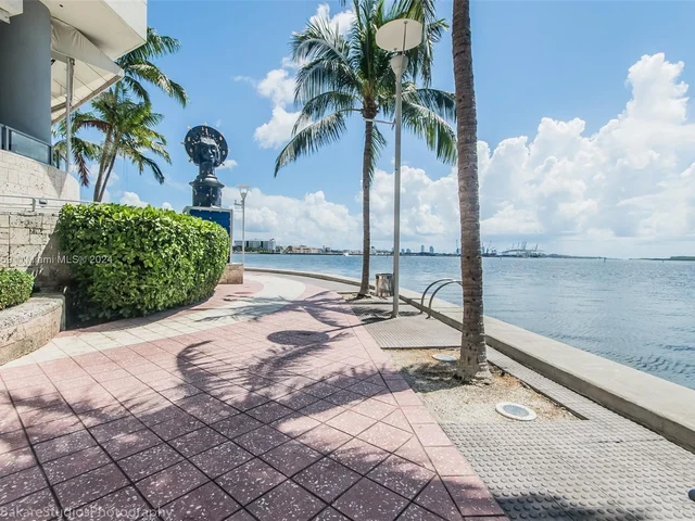 335 S Biscayne Blvd # 3512, Miami FL 33131
