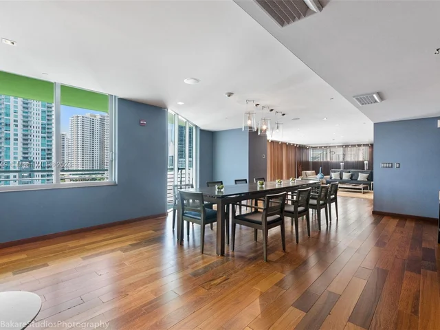 335 S Biscayne Blvd # 3512, Miami FL 33131