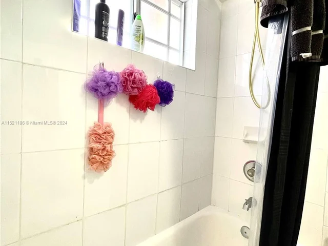 11053 W Okeechobee Rd # 102, Hialeah Gardens FL 33018