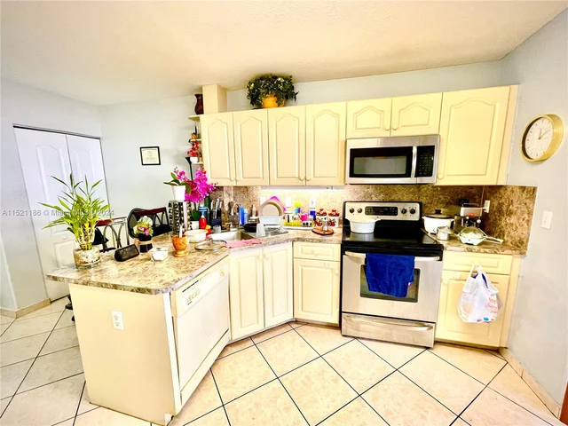 11053 W Okeechobee Rd # 102, Hialeah Gardens FL 33018