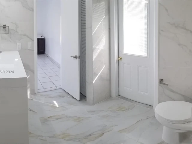 20415 Highland Lakes Blvd # 0, Miami FL 33179