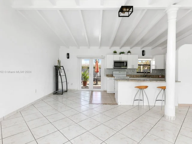 3325 SW 97th Ct, Miami FL 33165