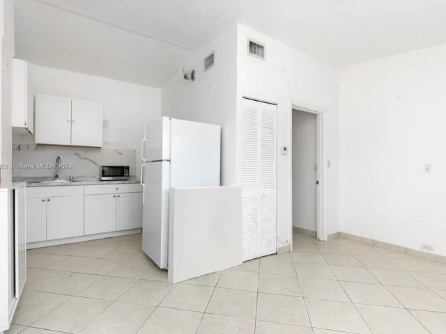 3325 SW 97th Ct, Miami FL 33165