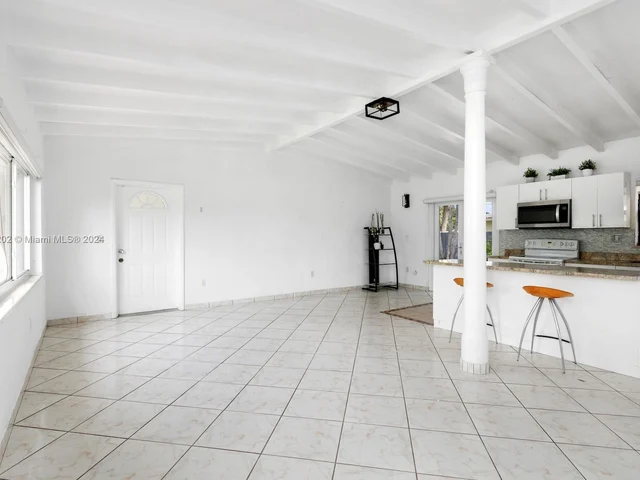 3325 SW 97th Ct, Miami FL 33165