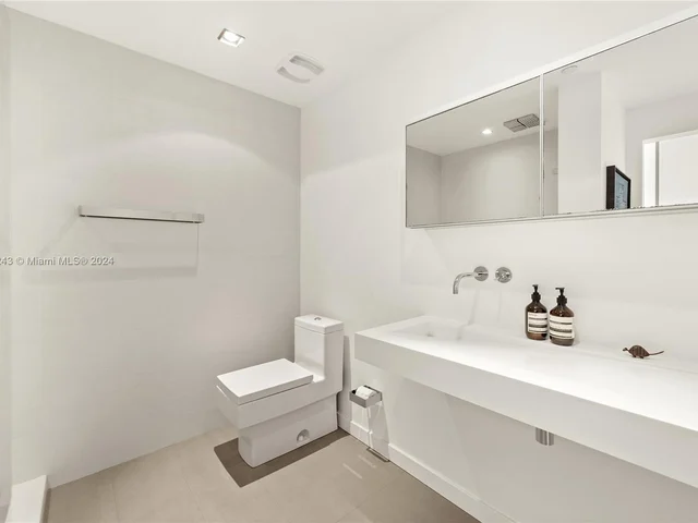 350 NE 24th St # 901, Miami FL 33137