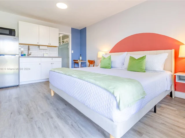 2748 NE 32nd St # 7, Fort Lauderdale FL 33306